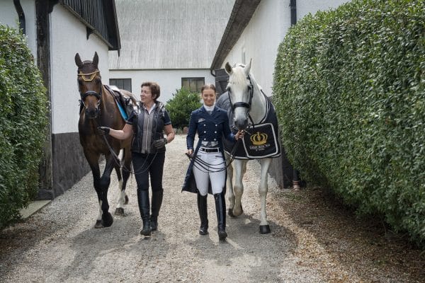Exclusive-Horsewear-stallgång