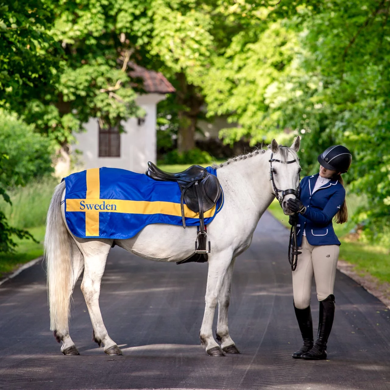 Exclusive Horseware på Björnöslott med ridtäcke Sweden flagga